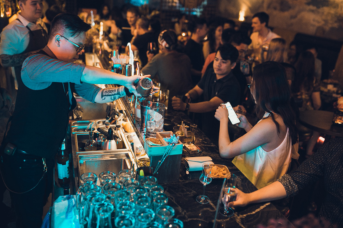 khách hàng mục tiêu của quán bar