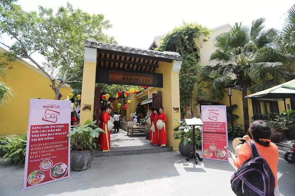 quang cao khai trong cung solo media